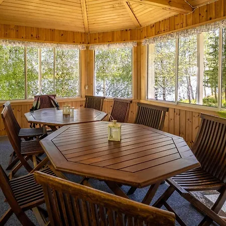 Jukanranta, Sorjosen Lomamoekit Villa